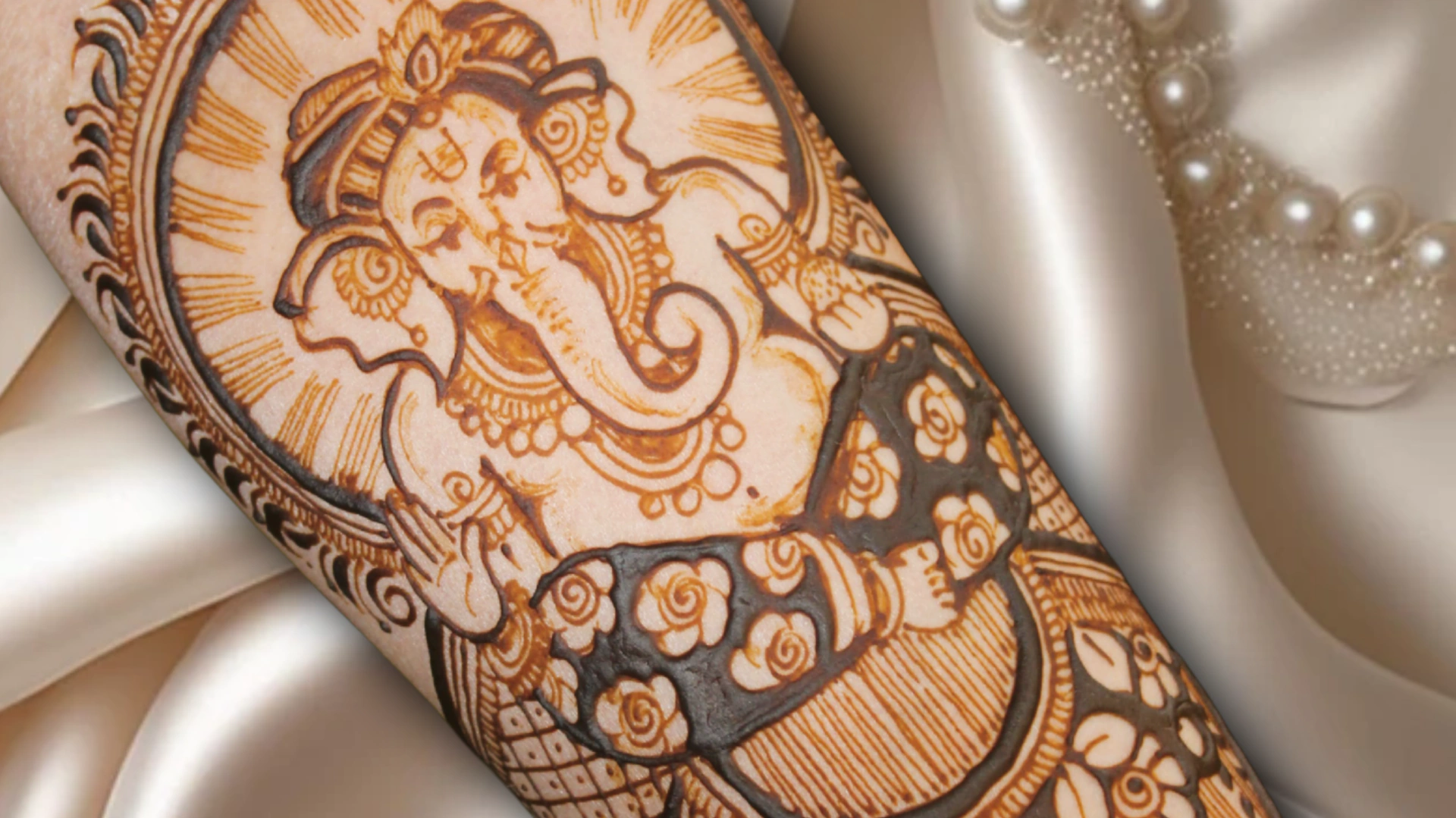 Aakriti Mehndi Creations  2