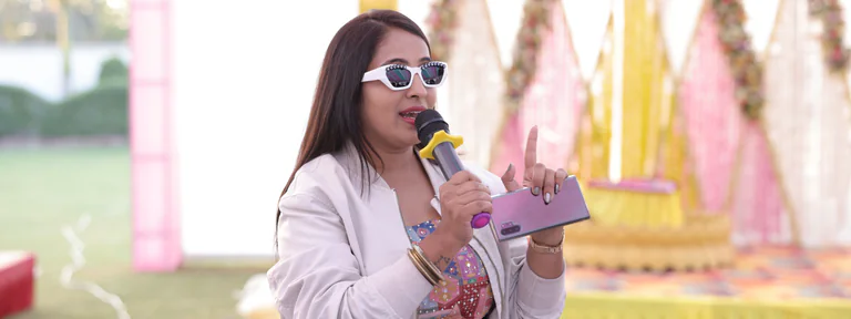Anchor Shraddha Nimavat in Ahmedabad