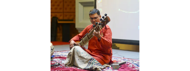 NIshad sitar