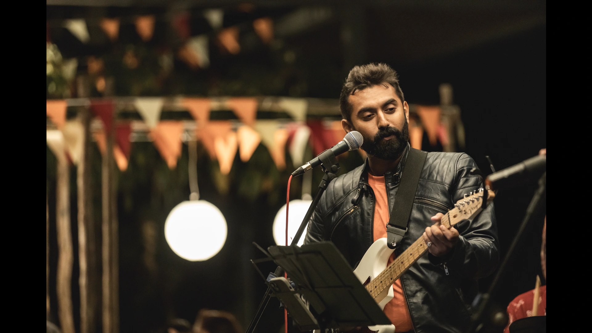 D Vinit live 3