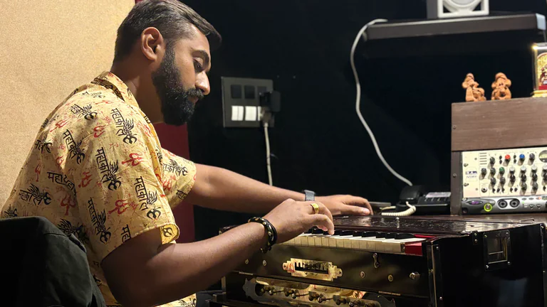 D Vinit live