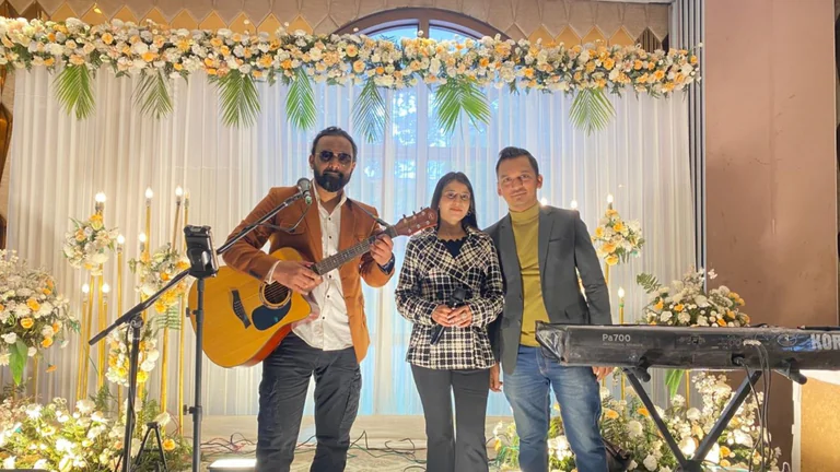 Tunning key's Live Band in New delhi