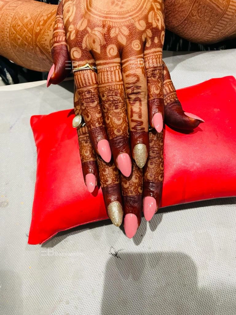 Kalgi Beauty Parlour