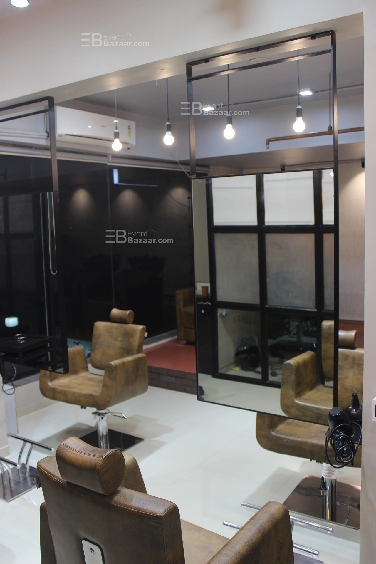 Tashes & Tousles Salon