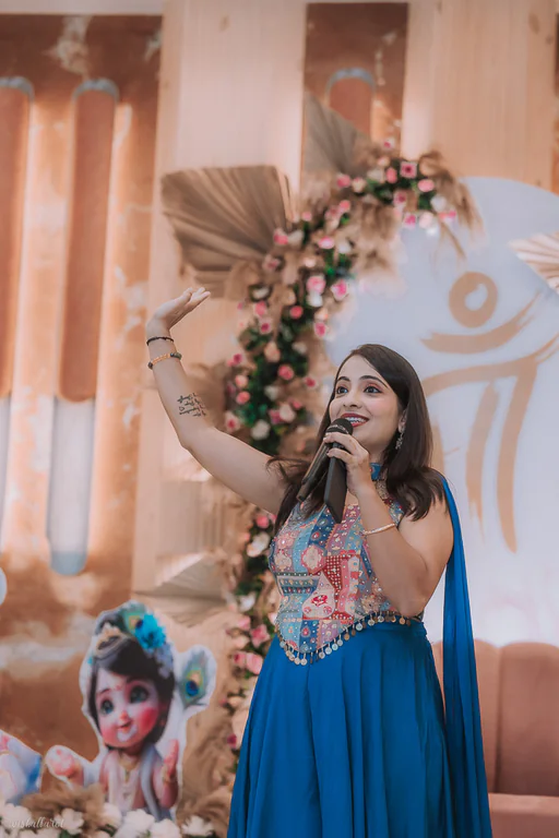Anchor Shraddha Nimavat 