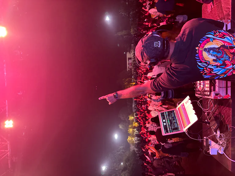 Dj