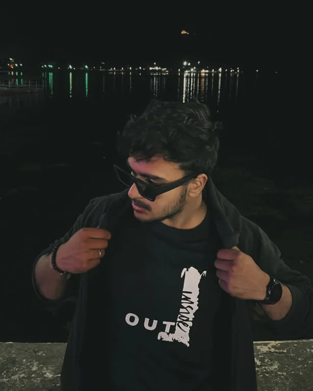 AKSHAY TIWARI