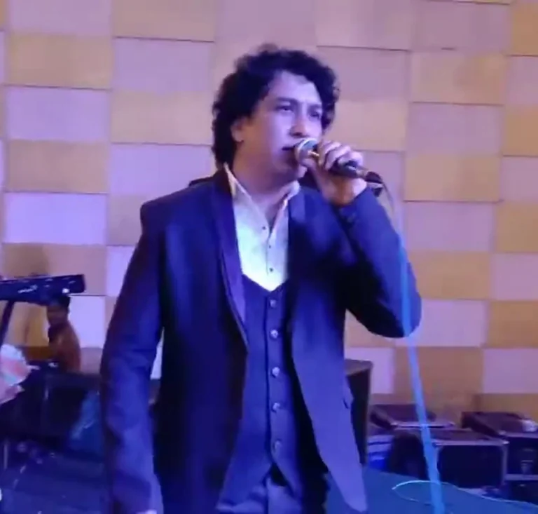 singer lucky Gandhi