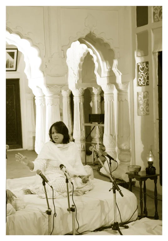 India's First Female Dastango Artist ( Storytelling)