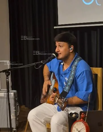 Singer and musical band