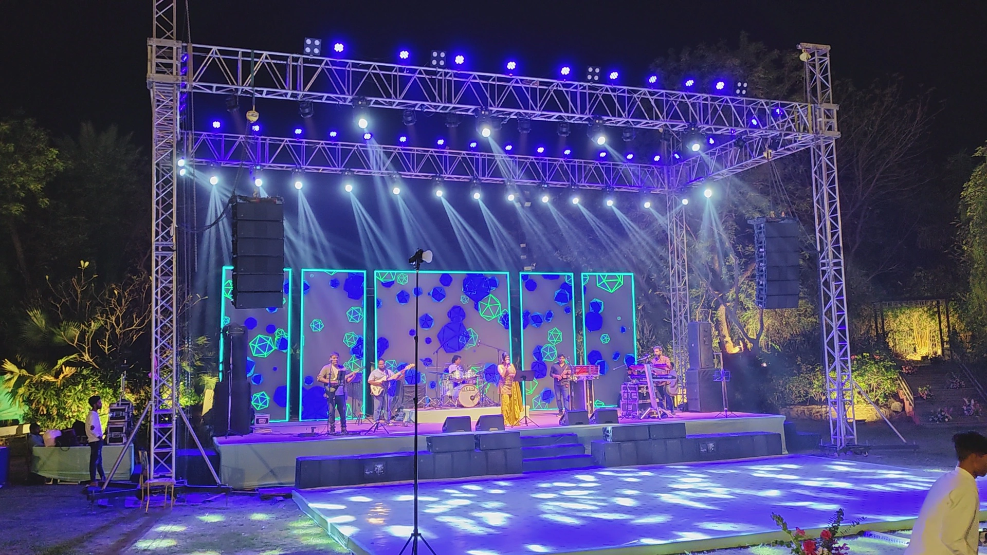 Raddhe sound LIVE BAND photo 3