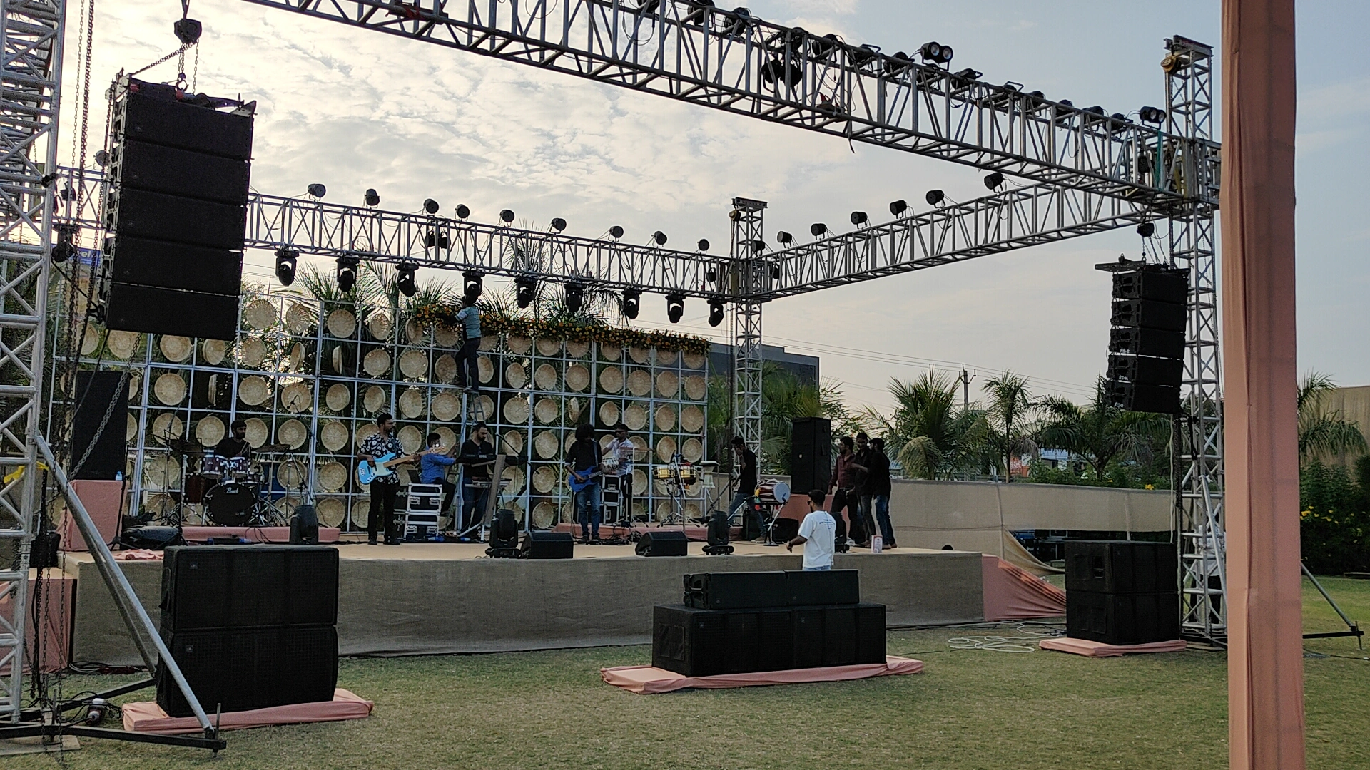 Raddhe sound LIVE BAND photo 14