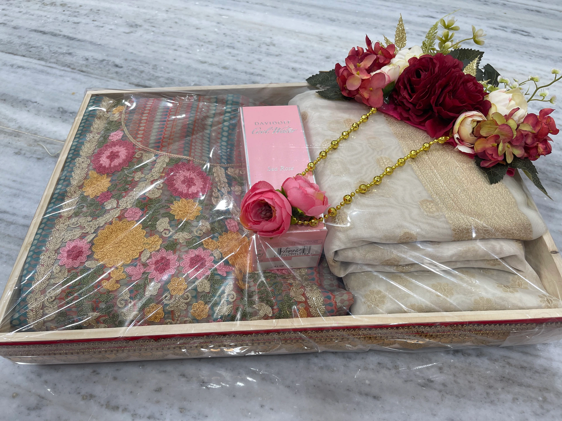Wedding/trousseau packing/ hampers/ room hampers photo 4