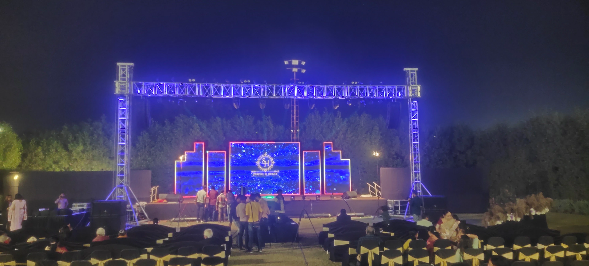 Sound Trust light & LED 