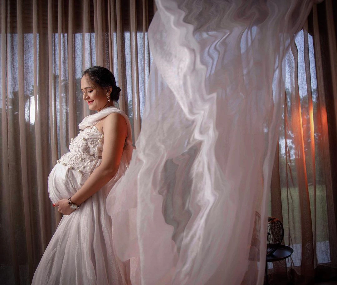 MATERNITY photo 4