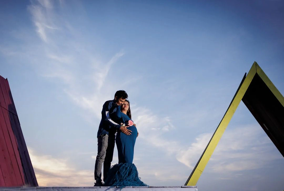 MATERNITY photo 1