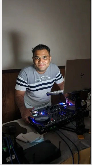 Artist photo 3