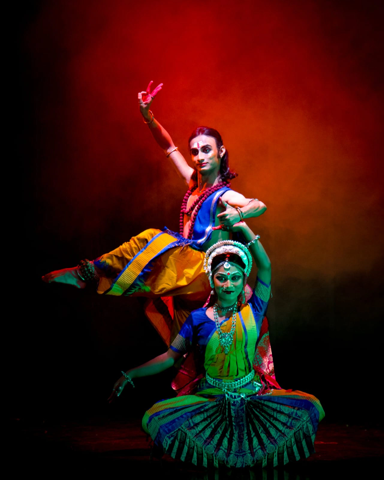 Performance Profile (Costumes, Set, Lights, Makeup etc.) photo 11