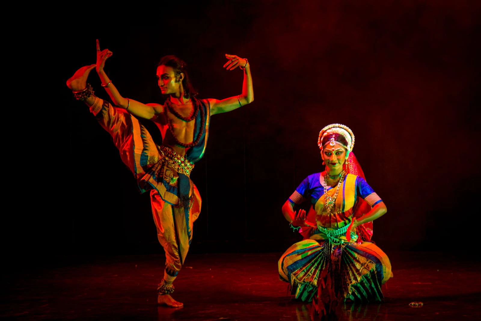 Performance Profile (Costumes, Set, Lights, Makeup etc.) photo 9