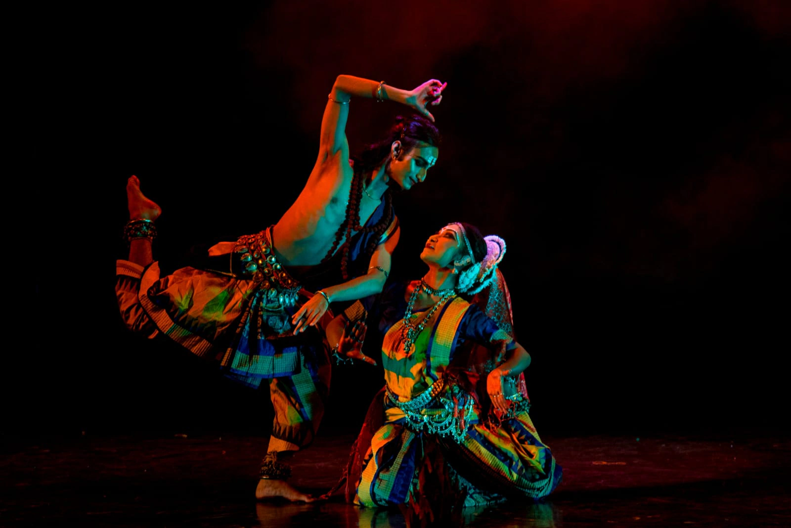 Performance Profile (Costumes, Set, Lights, Makeup etc.) photo 7
