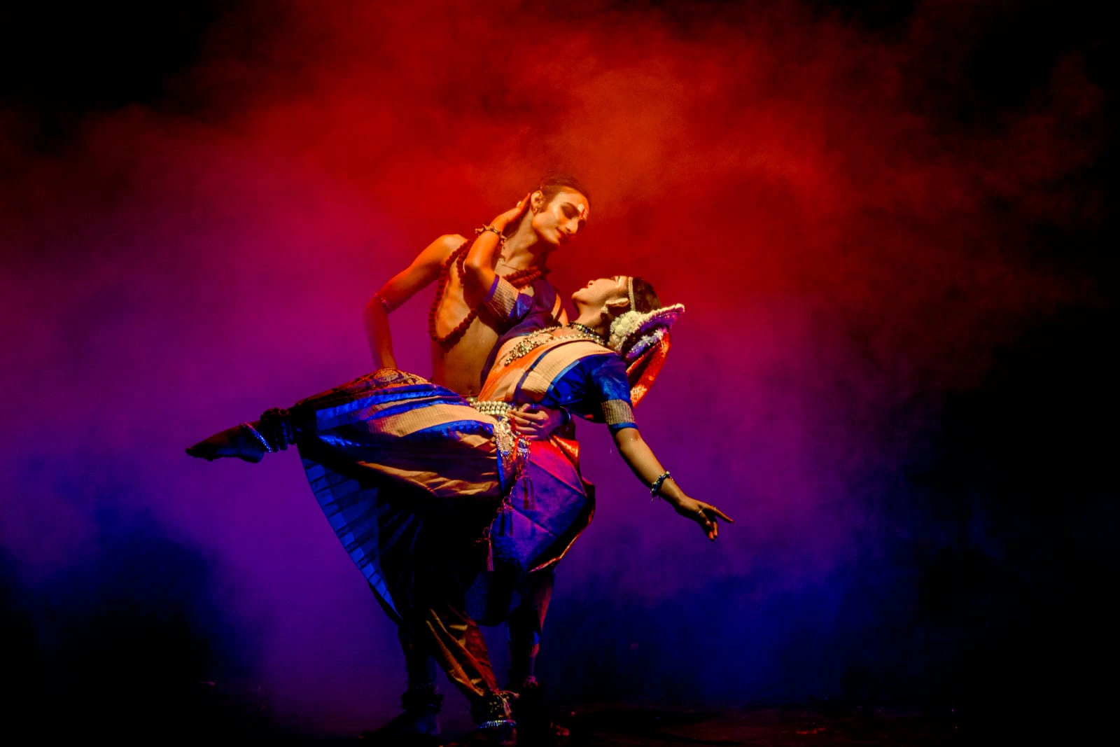 Performance Profile (Costumes, Set, Lights, Makeup etc.) photo 10