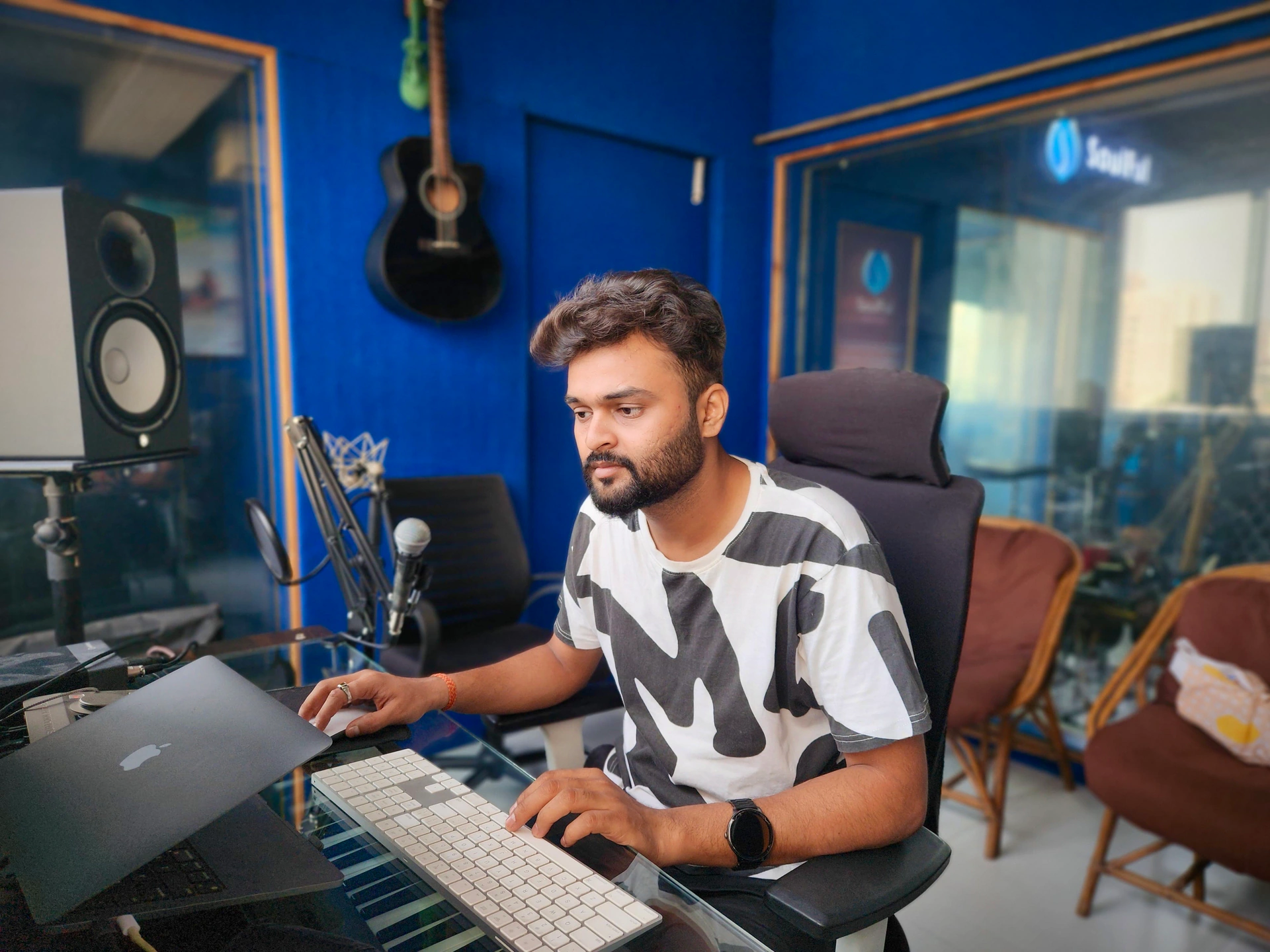 Akshat Kamavisdar photo 5