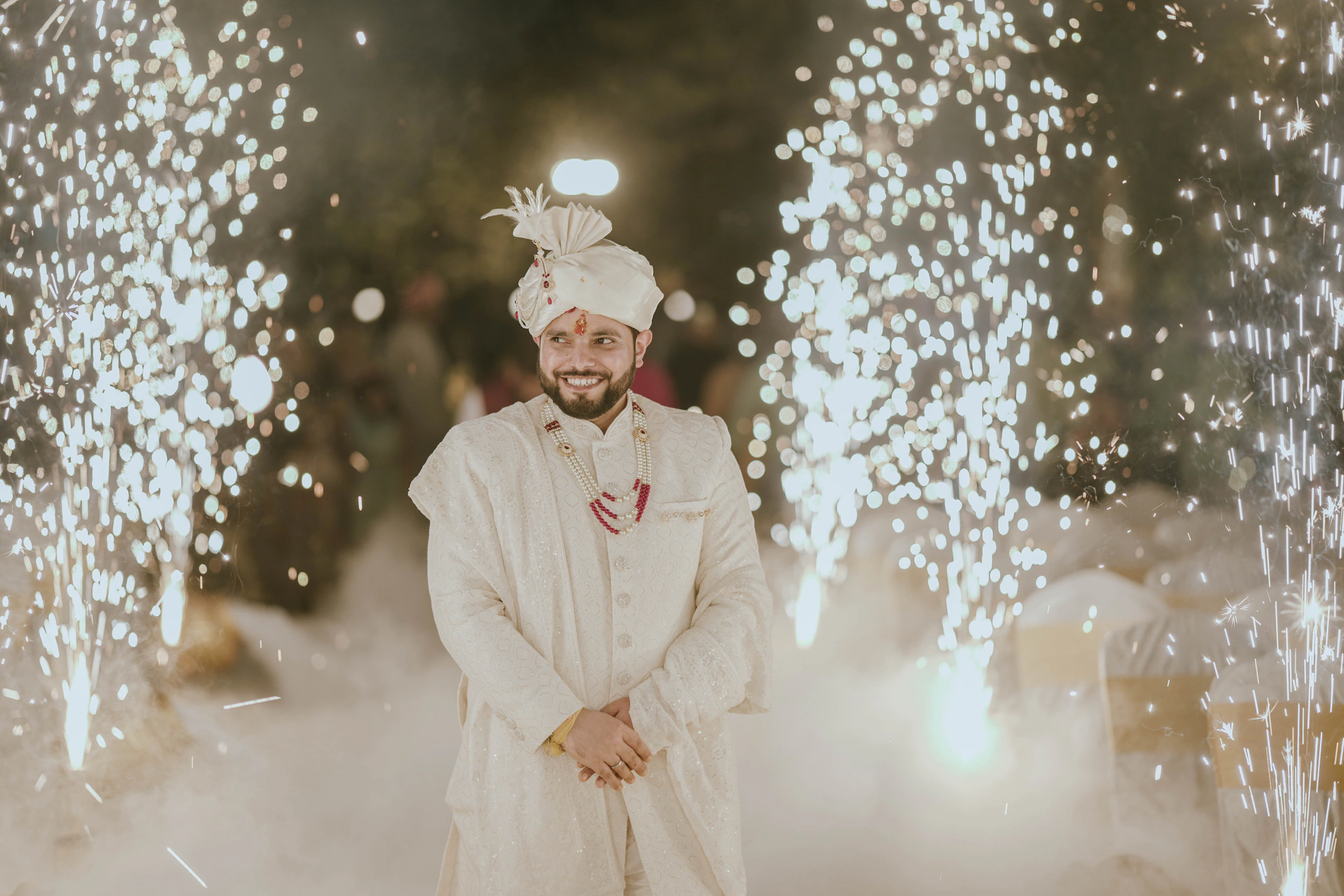 AYUSH & DIVAYANI photo 5