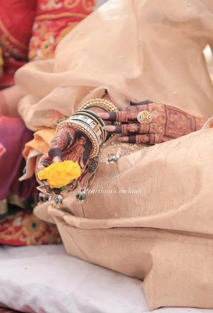 Mehndi Artist