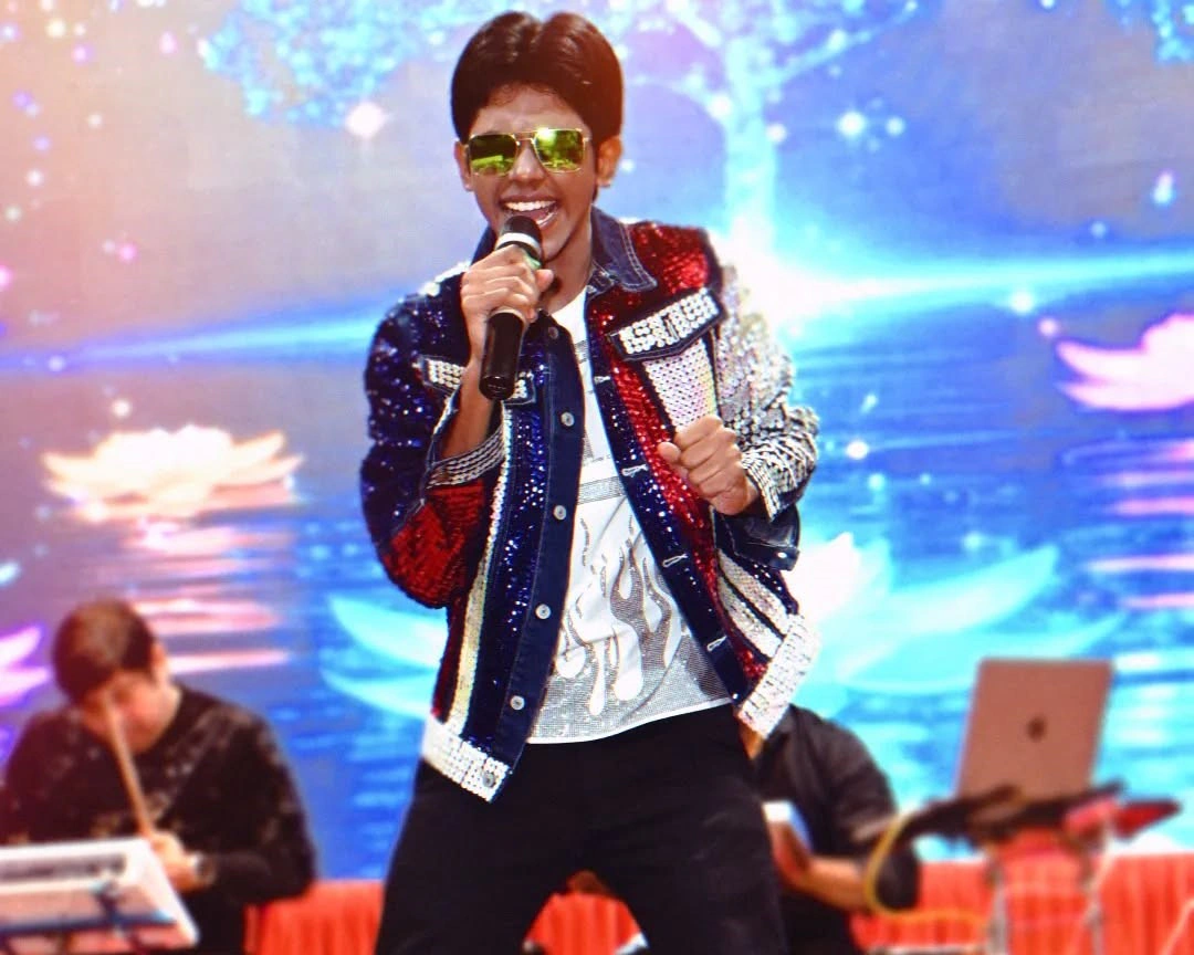 Krushna - Deva Show Pics photo 8