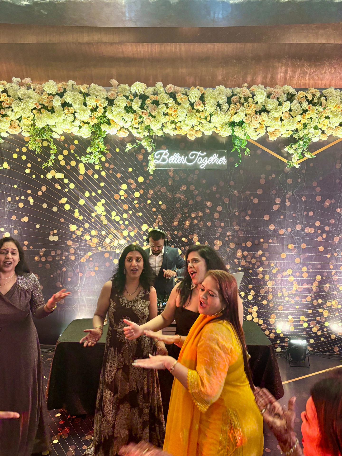 Sangeet Night at Novotel Juhu | High-Energy Wedding Celebration 🎧✨ photo 3