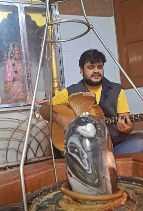 RAGI SINGER photo 6