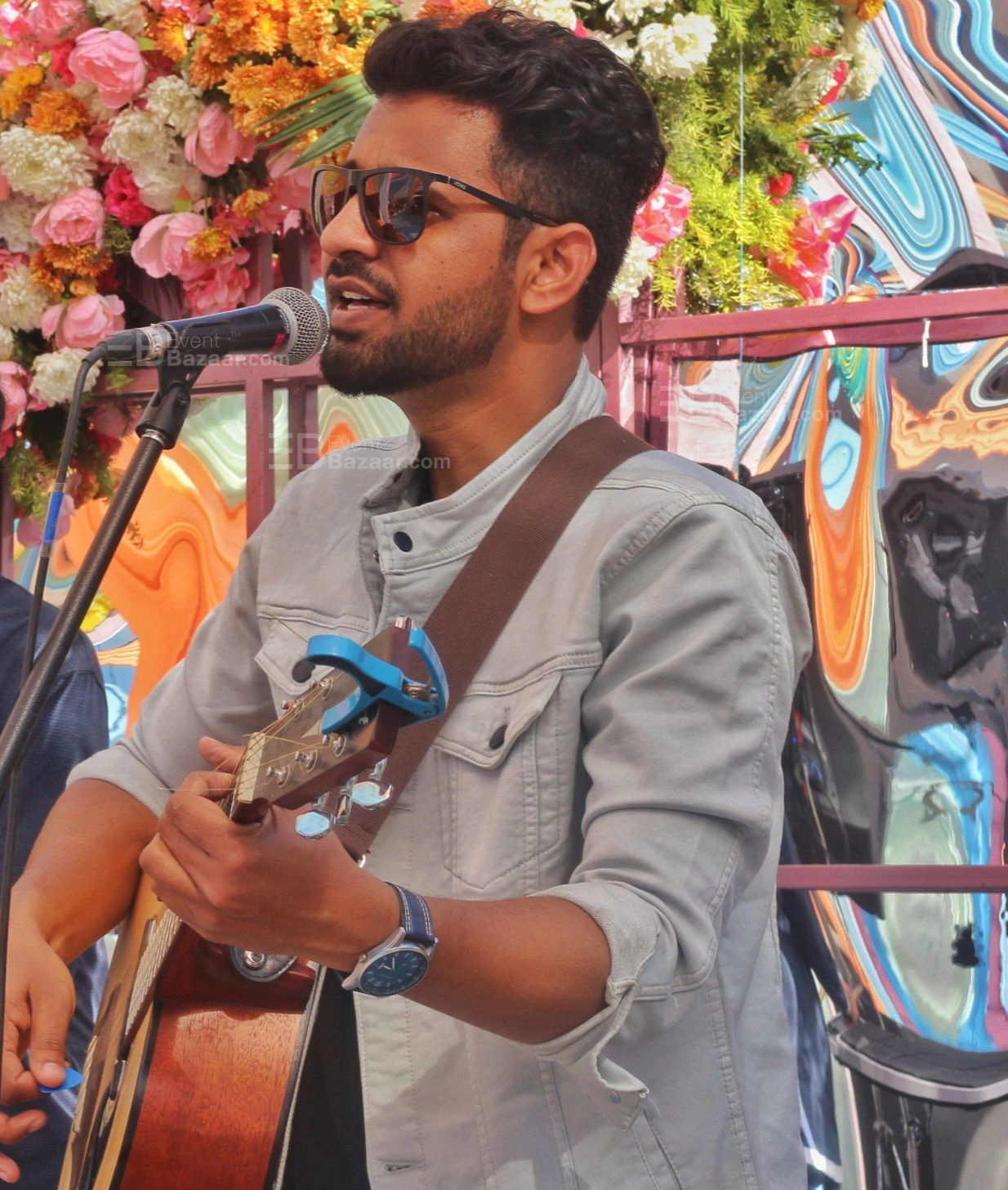 Show photo 5