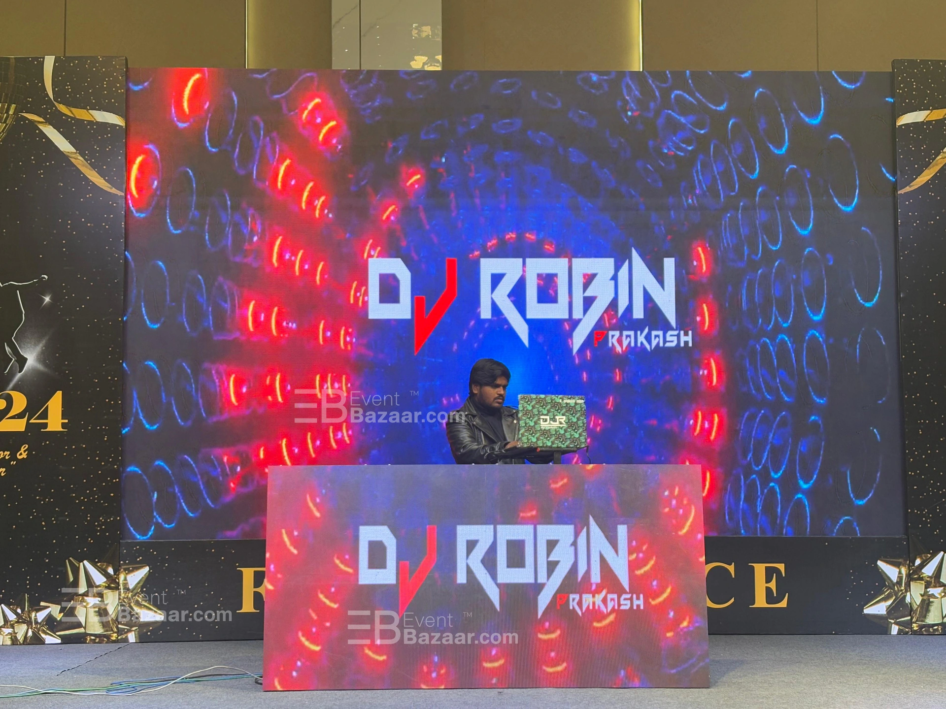 ROBIN  photo 4