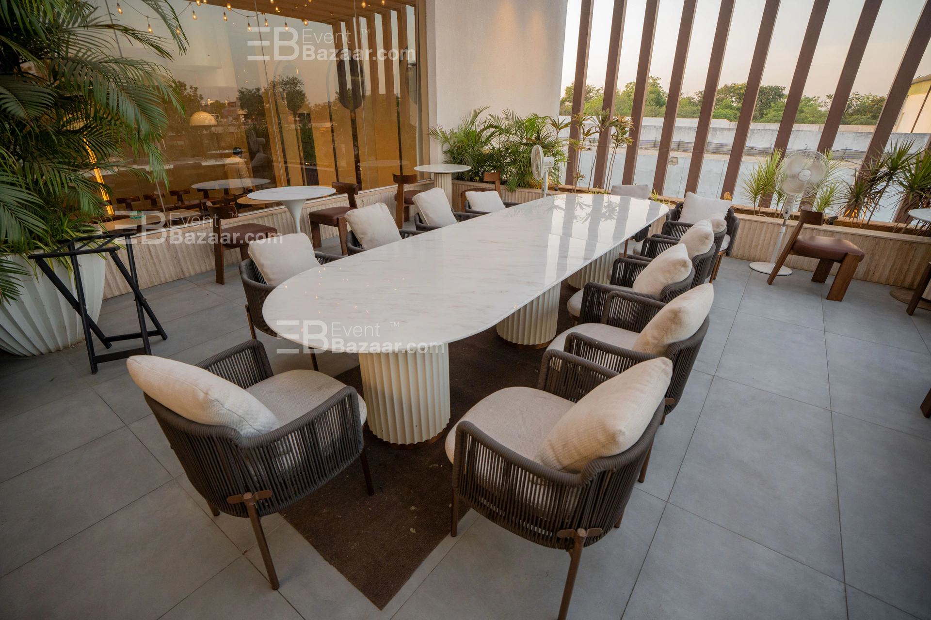 INTERIOR photo 11