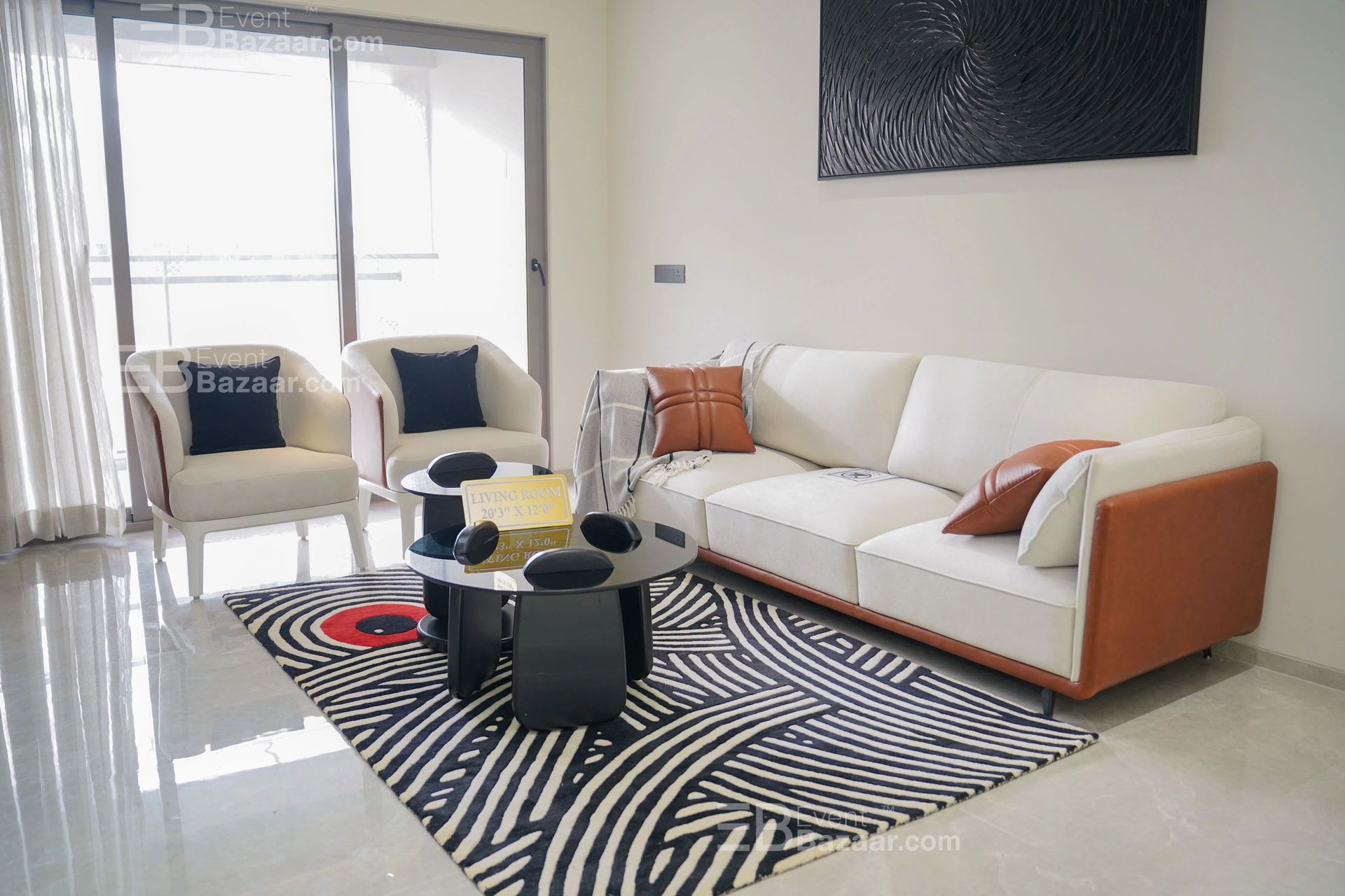 INTERIOR photo 5