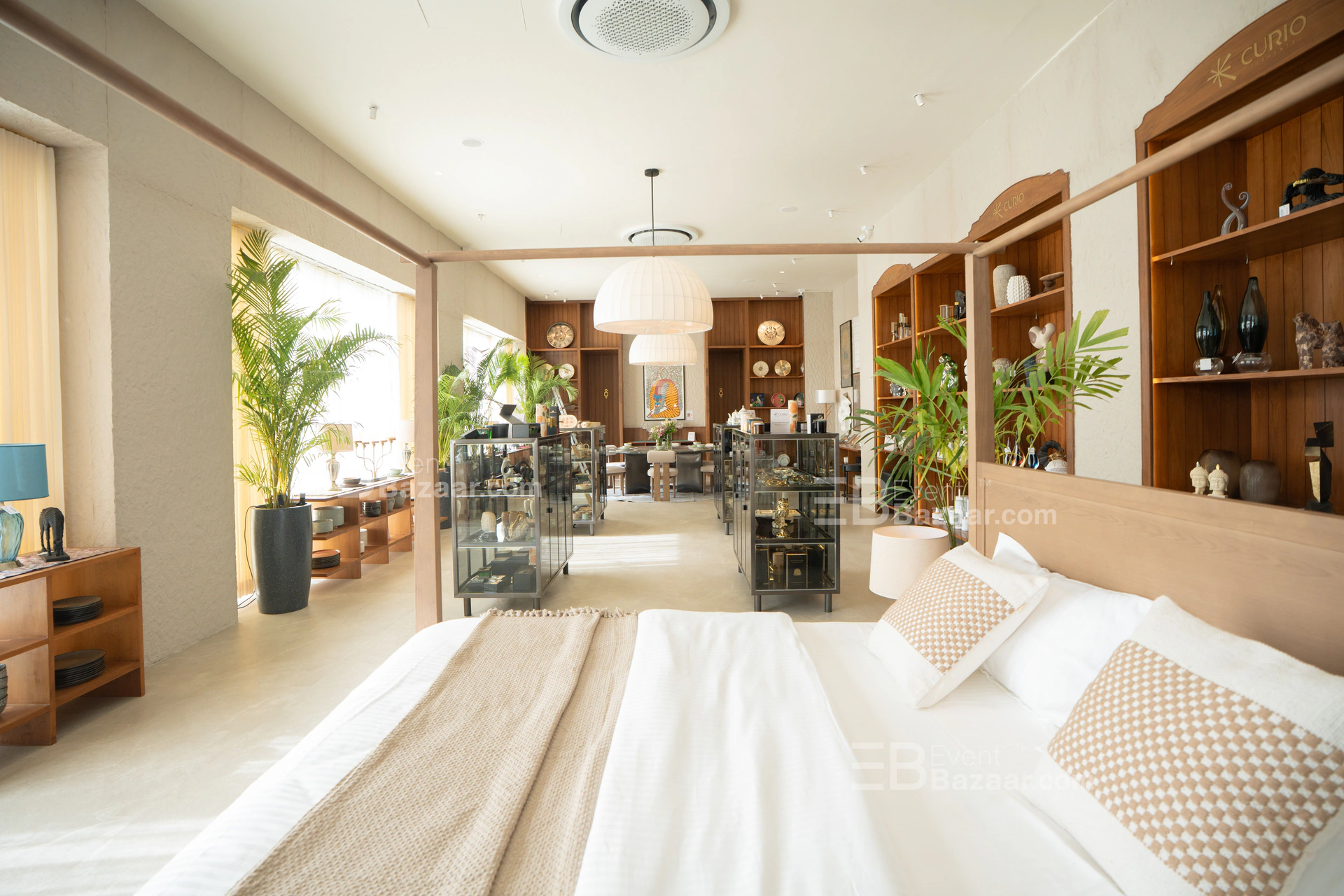 INTERIOR photo 12