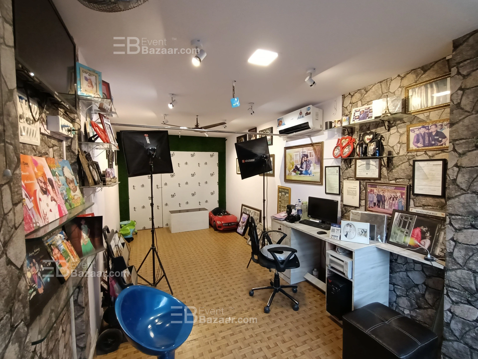 The Album photo 1