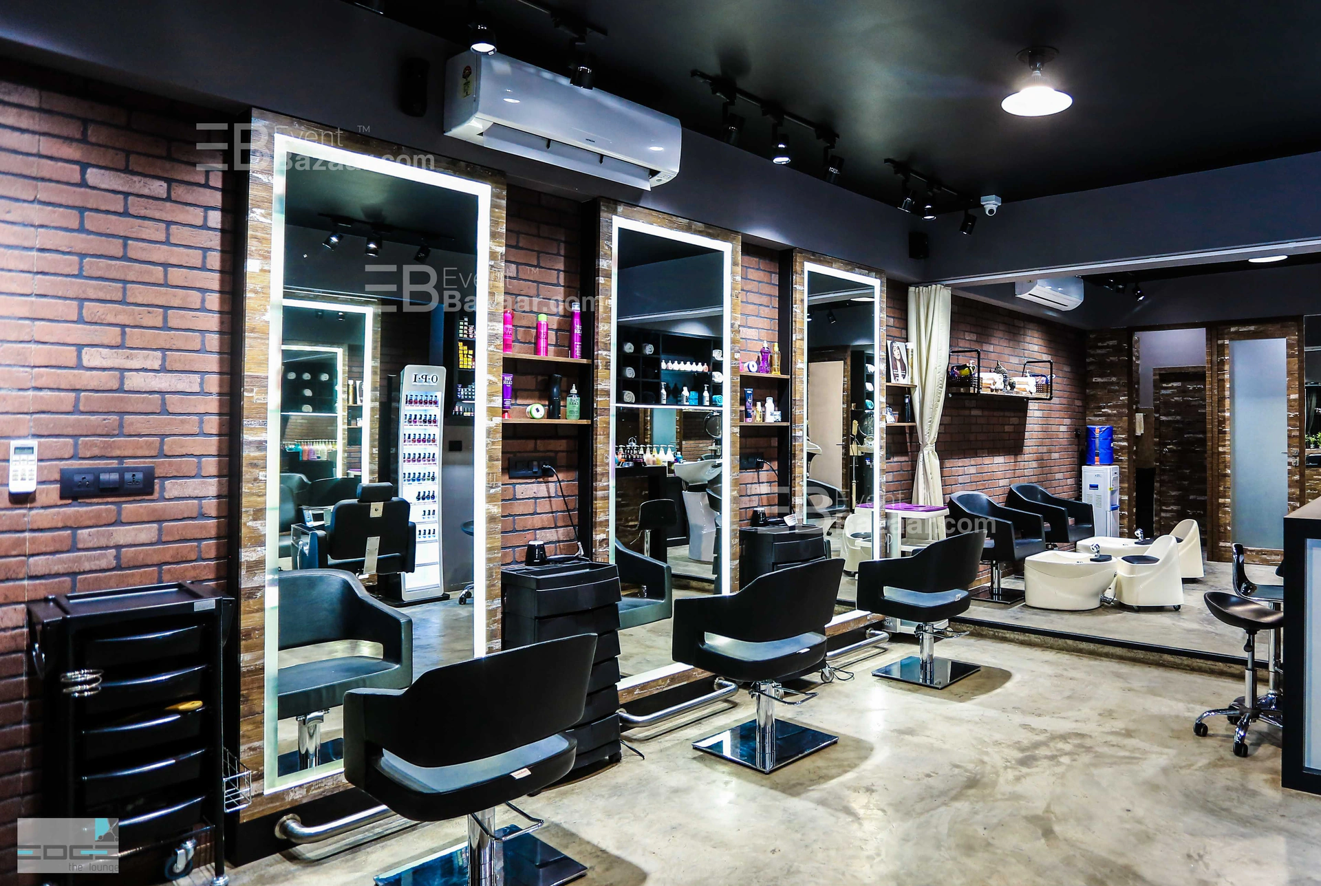Showcase photo 2