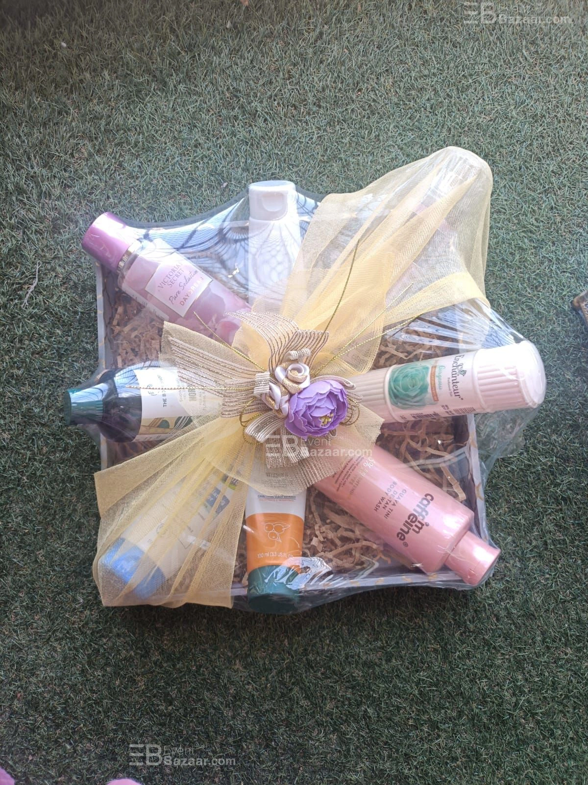 MAAYRA HAMPERS