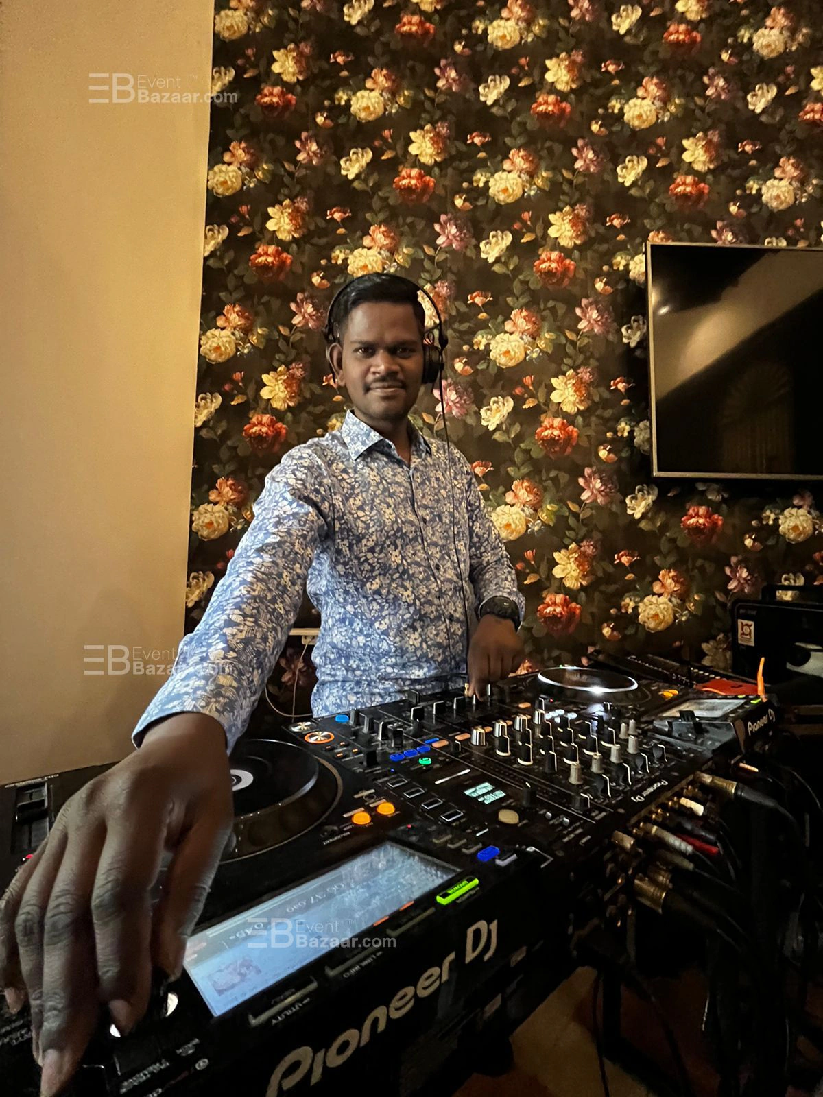 DJ ROSHAN